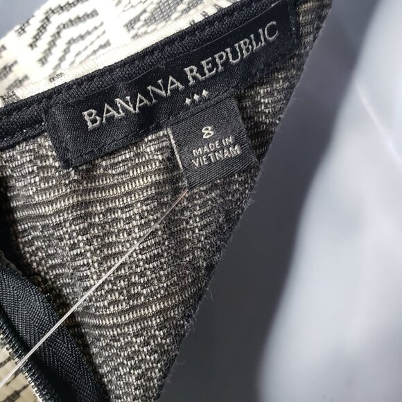 NWT Banana Republic Women's Sz 8 Grey/Ivory Tribal Slimming Pattern Dress (1509) - Picture 5 of 6